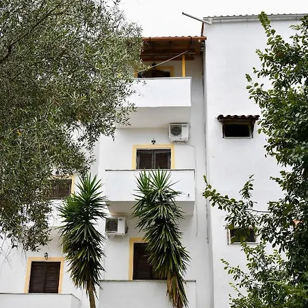 بيت ضيافة Corfu With Big Parking Area