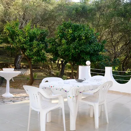 Corfu With Big Parking Area بيت ضيافة *